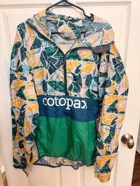 cotopaxi men’s ' Multicolor Hooded Packable Rain Jacket - Green/Teal/Yellow